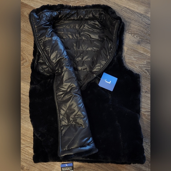 Nicole Miller Reversible Vest - Picture 5 of 5